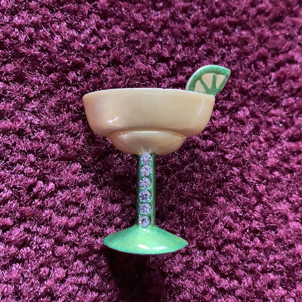Margarita Pin